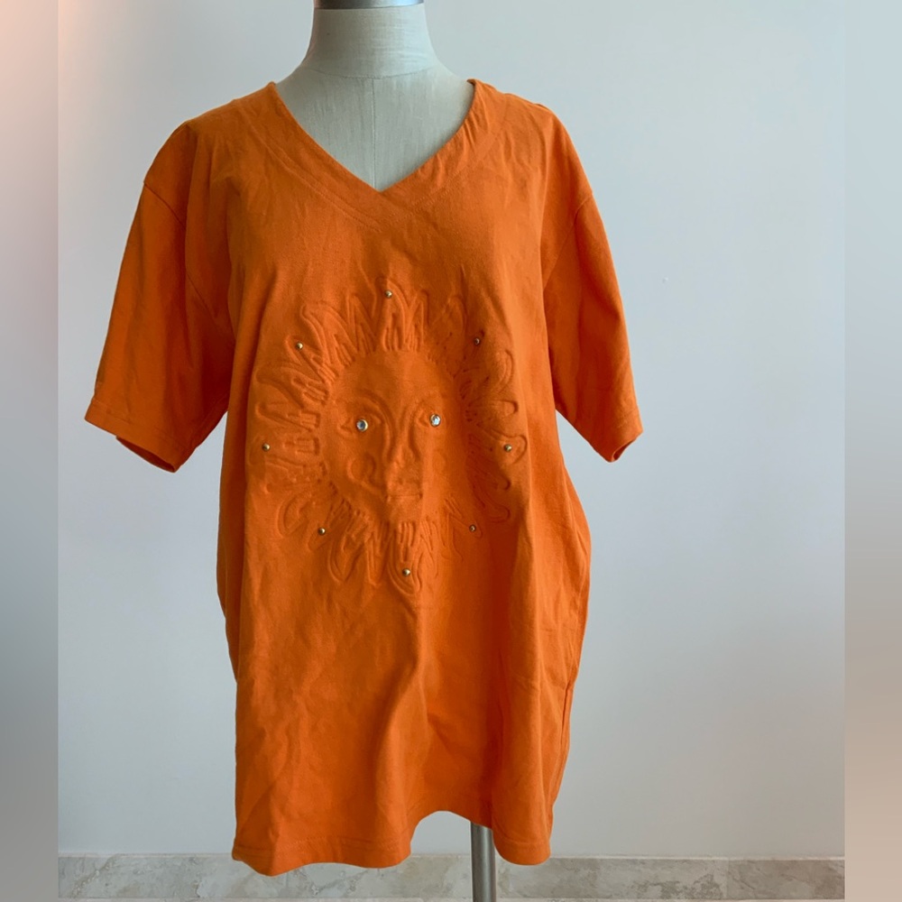 Fun Orange Sun Embossed V-Neck T-Shirt NWT SZ XLG